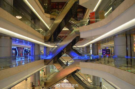 武漢商貿(mào)集團(tuán)昨日正式揭牌 武商中百整合重組走向全國(guó)